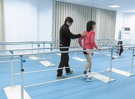 假肢安裝后多長(zhǎng)時(shí)間恢復(fù)正常行走河南生產(chǎn)假肢廠家(圖1) 假肢安裝后多長(zhǎng)時(shí)間恢復(fù)正常行走河南生產(chǎn)假肢廠家(圖1)